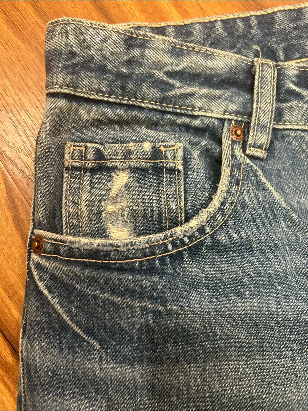 Zara Women's Faded Blue Straight-Leg Jeans wash fade button size 0 30 waist